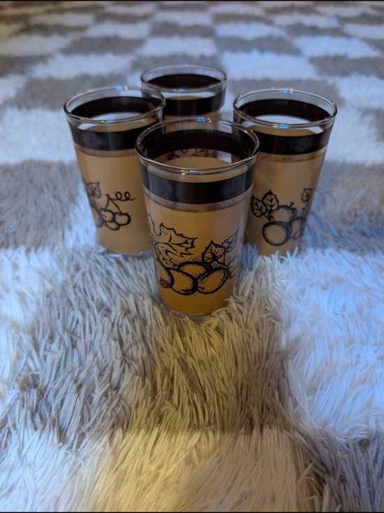 Other - Pyrex Old Orchard Gold Print Glass Tumbler - Set of 4